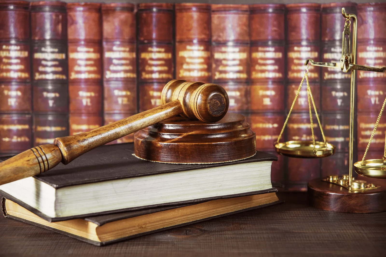 5. นิติศาสตร์ (Law)